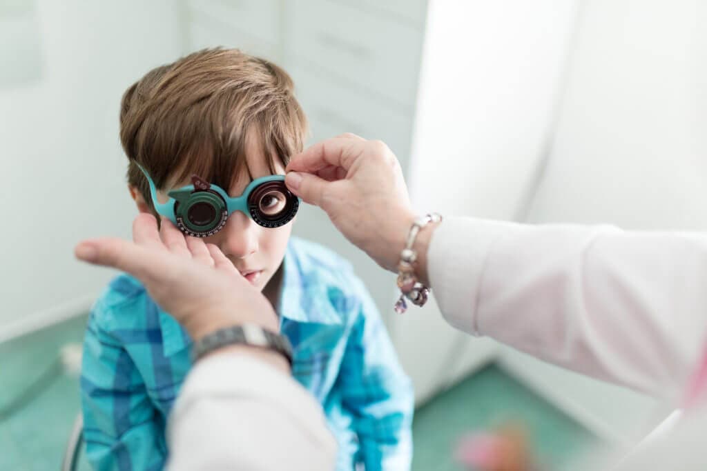 Jak przygotować dziecko do wizyty u okulisty?